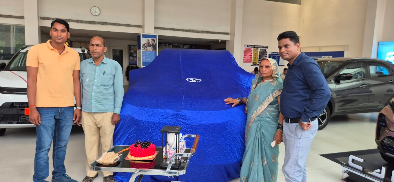 Tata Motors Cars Showroom – RKL Motors, GIDA, Sector 9